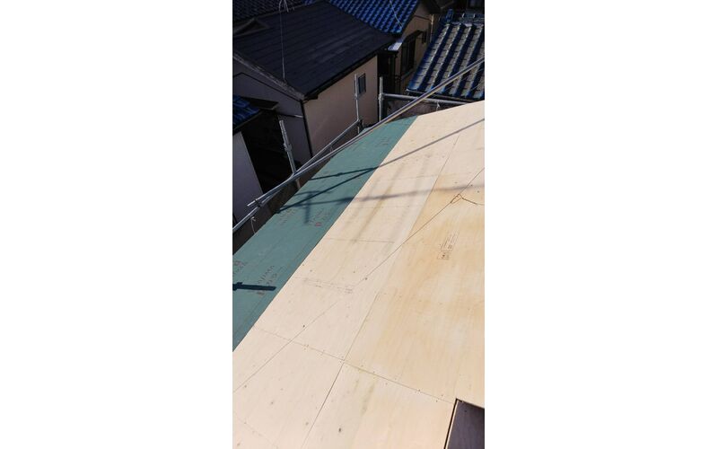屋根の地板